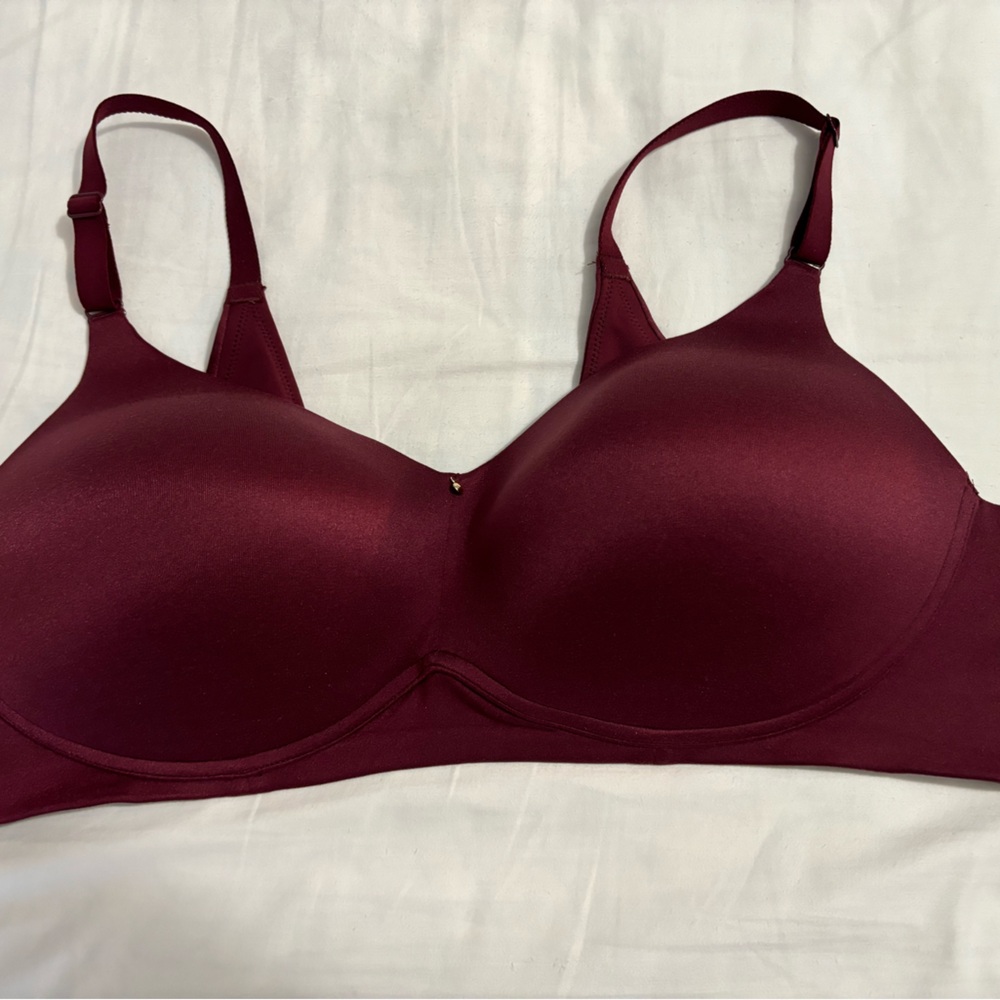 Cacique bra, burgundy size 42D wireless 3 hooks